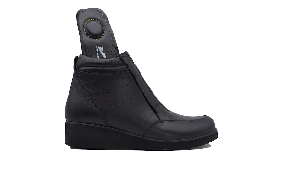 Botines de piel negros con elástico central
