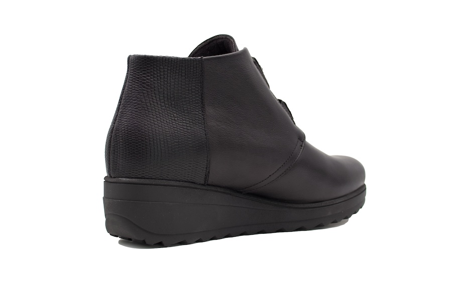Botines negros de piel de caña tobillera