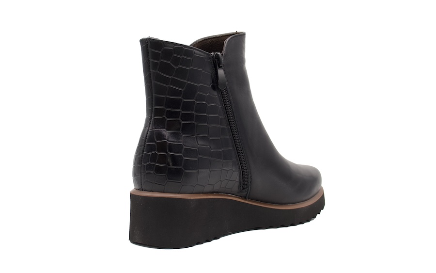 Botines piel labrada piso ligero