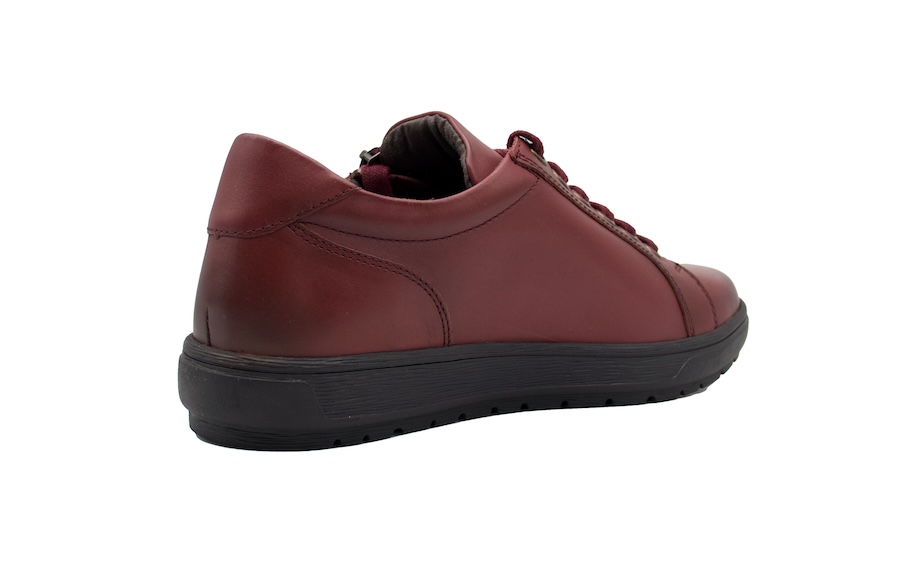 Zapatos de piel color burdeos con cordones y cremalleras