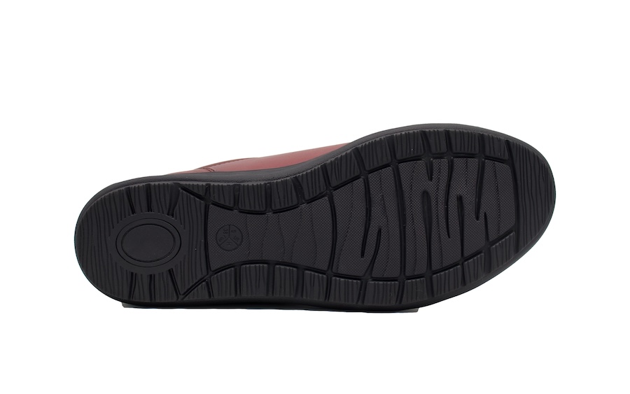 Zapatos de piel color burdeos con cordones y cremalleras