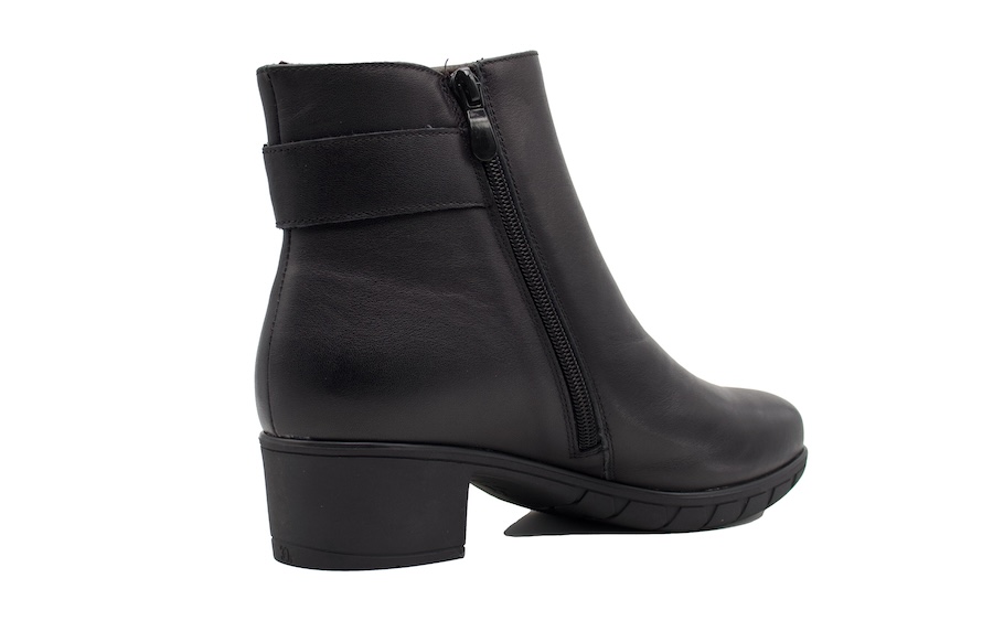 Botín negro vestido tacón bajo
