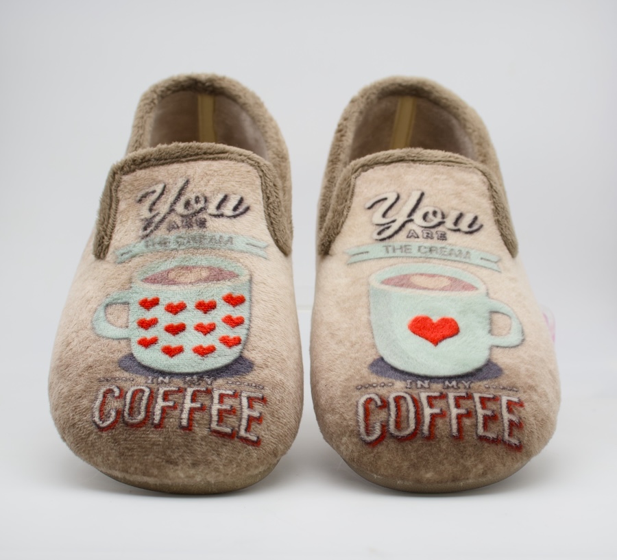 Zapatillas de casa para los muy cafeteros