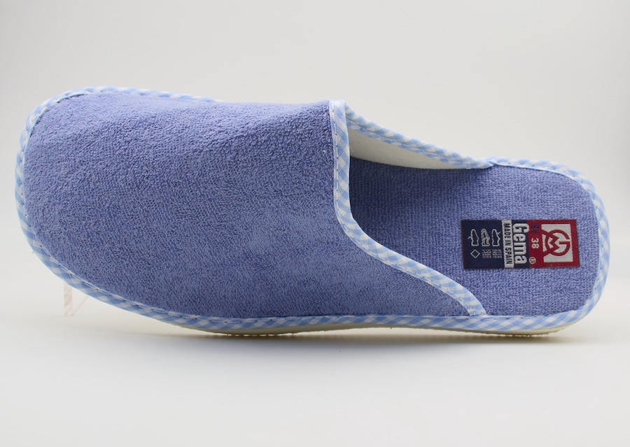Zapatillas de color aguamarino con ribete de vichy