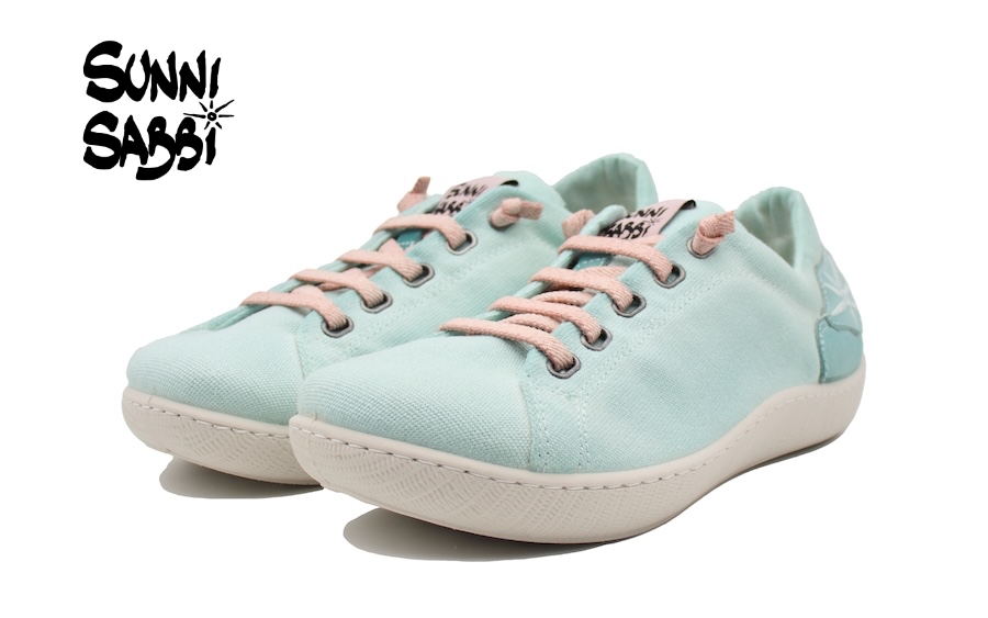 Zapatilla Barefoot de color verde menta con cordones elásticos 