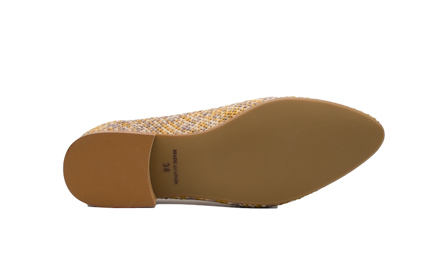 Manoletina de verano del piel calada colores crema