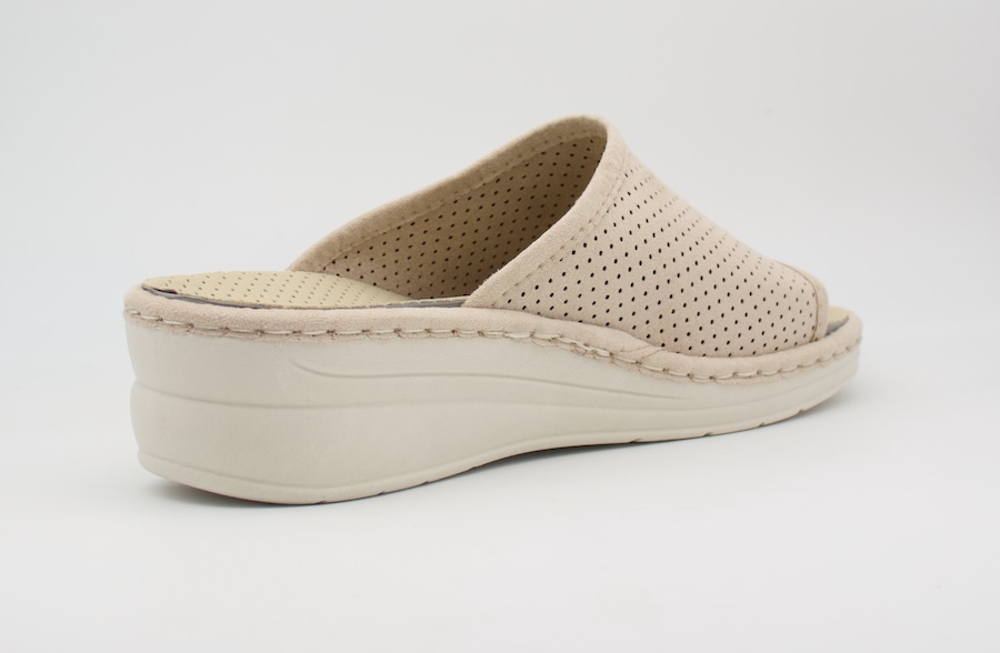 Zueco de verano color beis