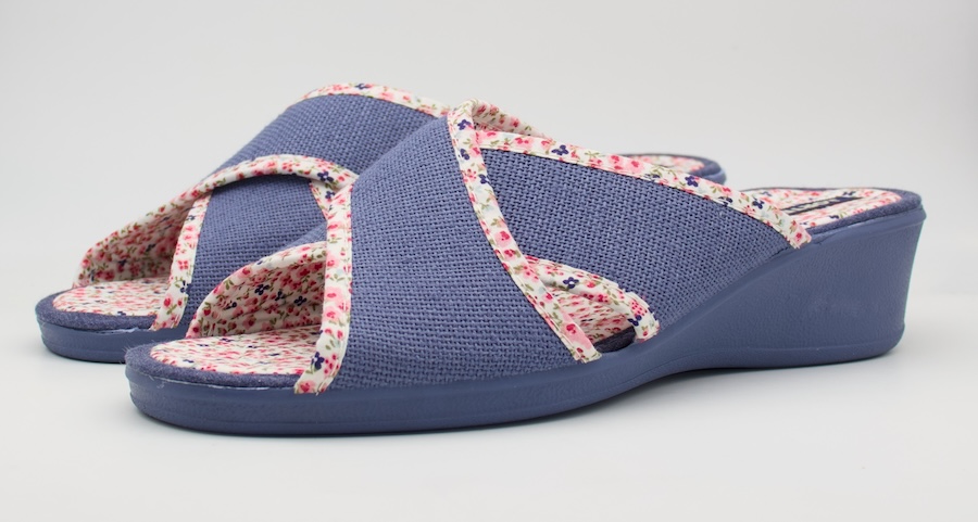 Zapatillas de casa tiras cruzadas color tejano