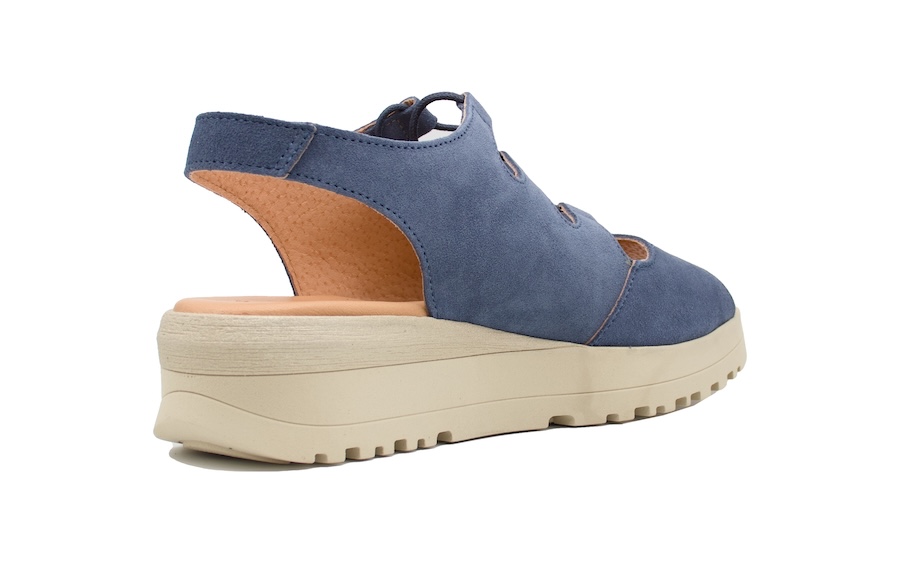 Sandalias de serraje azul jeans con cordones en el empeine