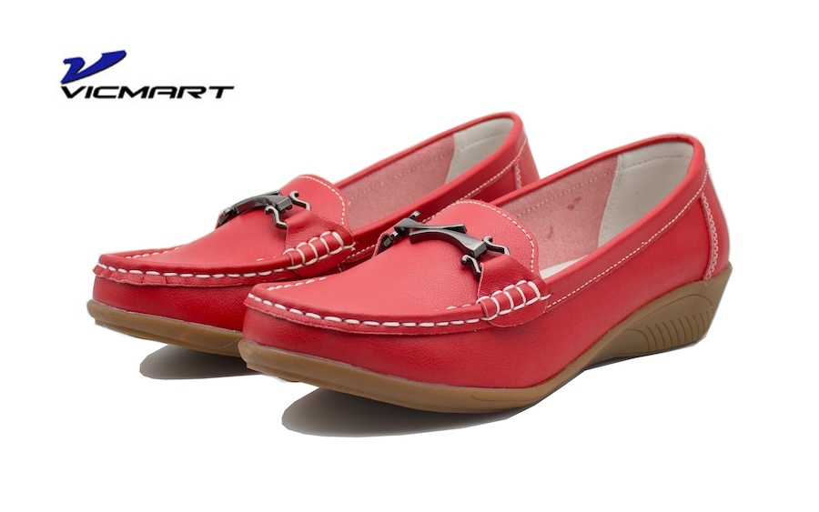 Mocasines rojos de piel