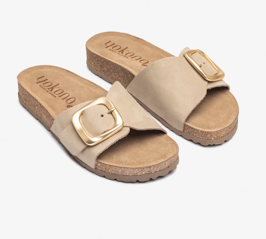 Sandalias plana de una pala con hebilla dorada - Yokono
