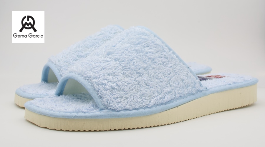 Zapatillas de verano para casa color azul celeste