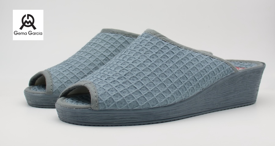 Zapatillas de casa con cuña trasera de 4cm