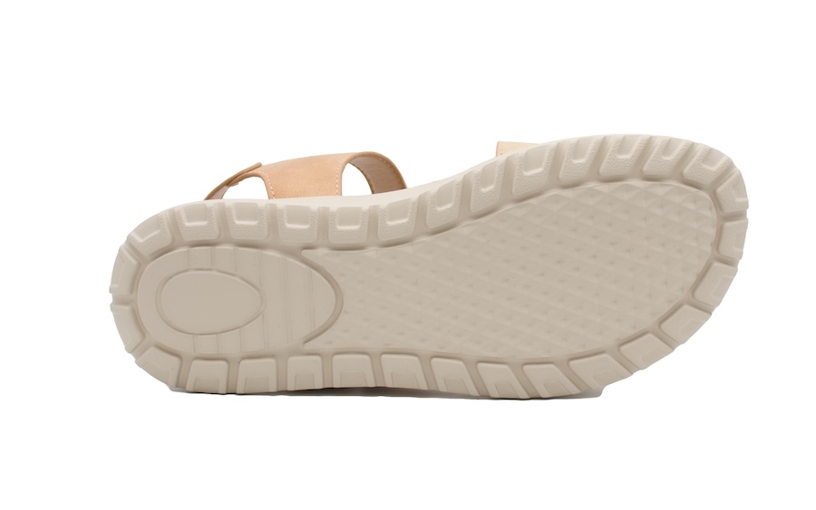 Sandalias con tres cierres de velcro con piso confort