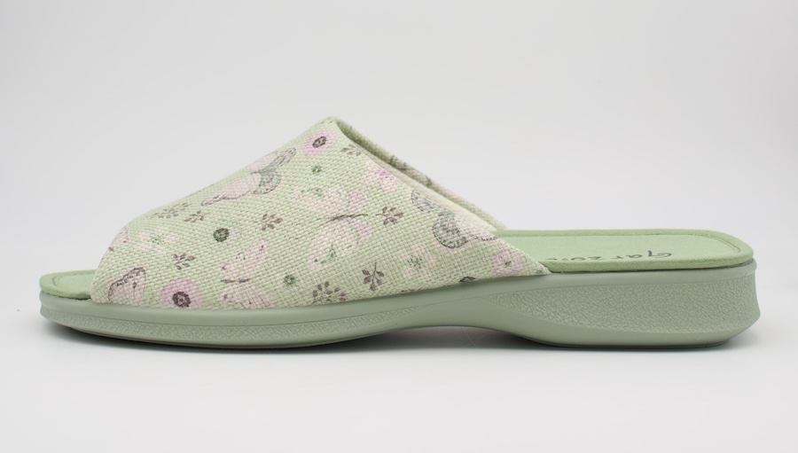 Zapatillas de casa abiertas de color verde