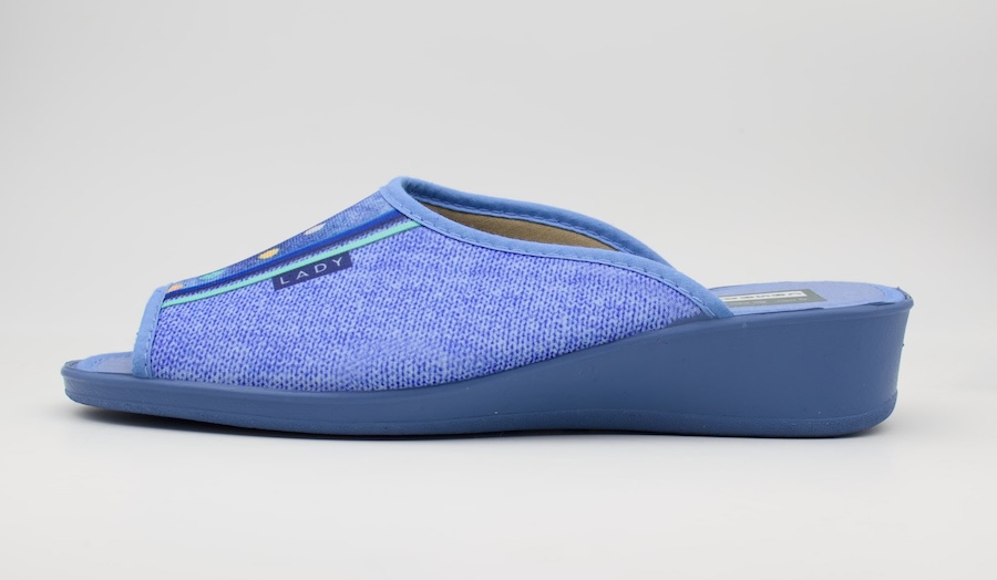 Zapatillas para casa con cuña media trasera