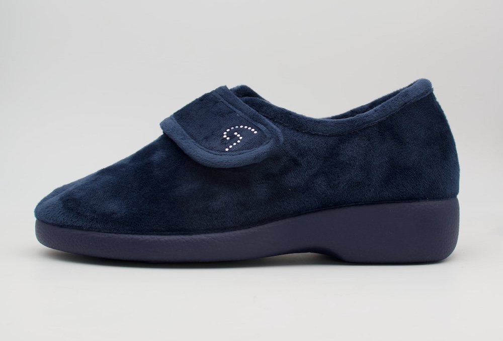Zapatilla de casa de mujer con velcro en el empeine