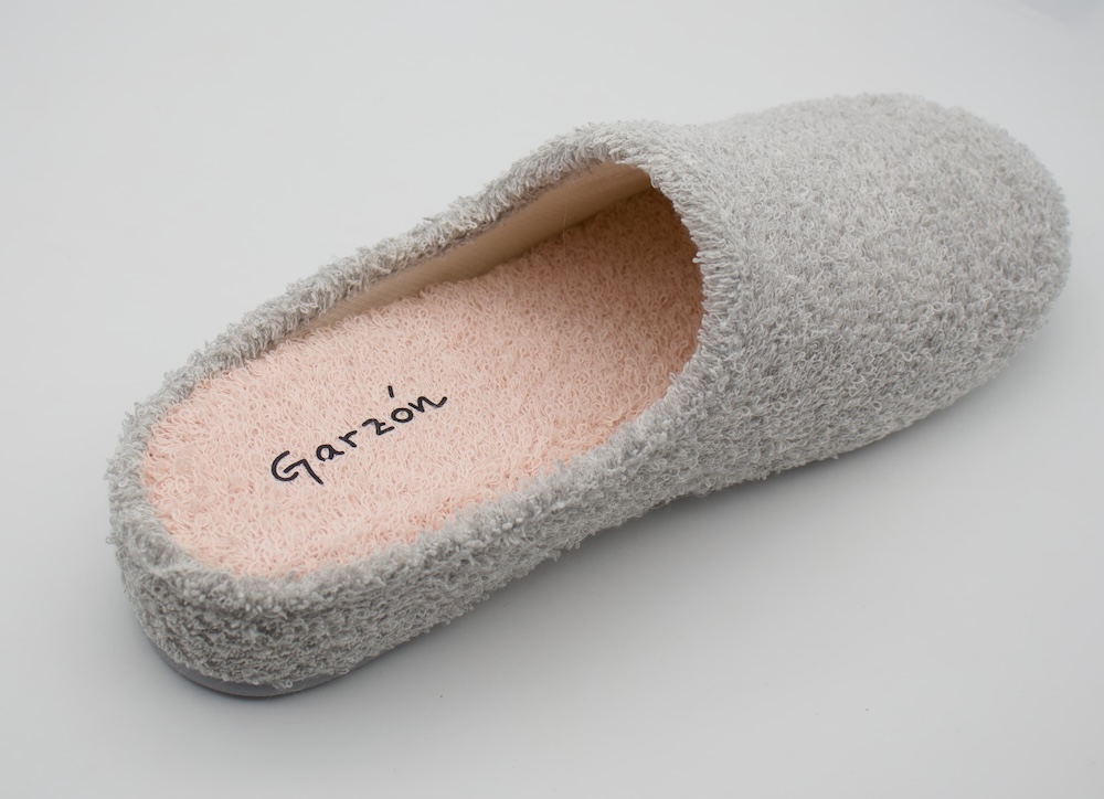 Zapatillas de Casa Garzón para Mujer | Tejido Rizo Suave Gris y Rosa nude