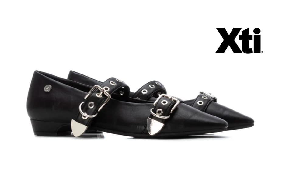Zapatos negros con dos hebillas