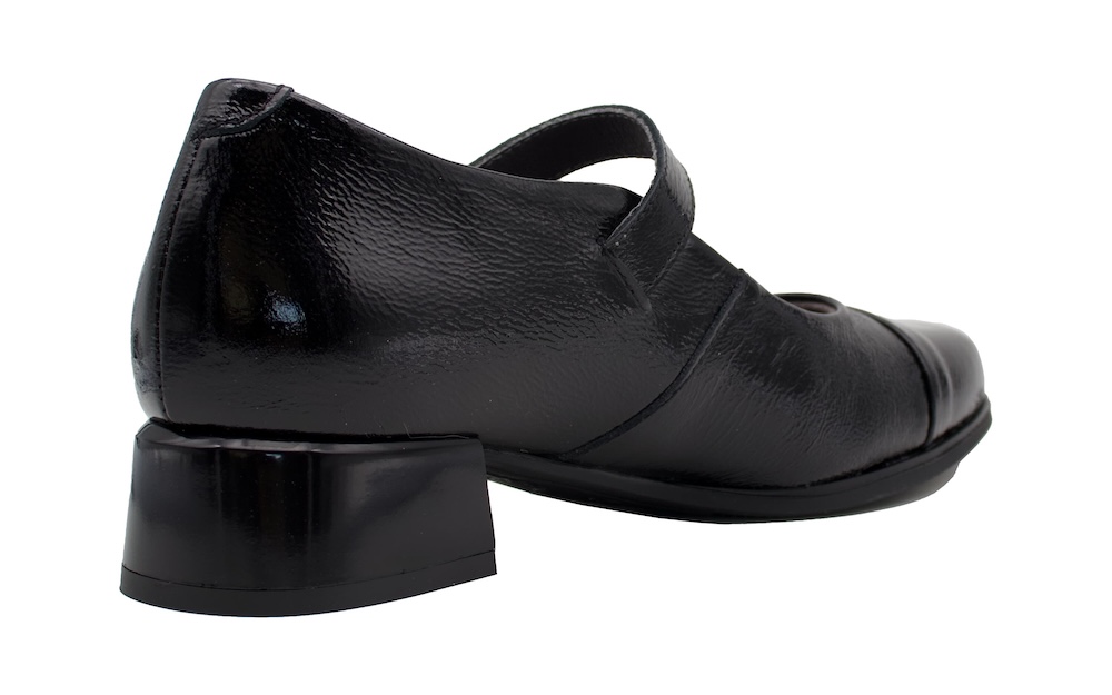 Merceditas de charol negro Pitillos