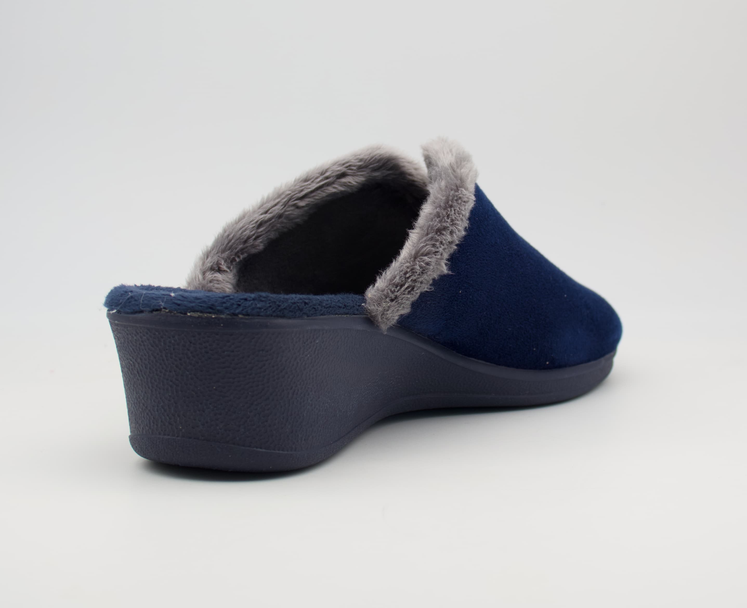 Zapatillas destalonadas de antelina azul marino con ribete gris