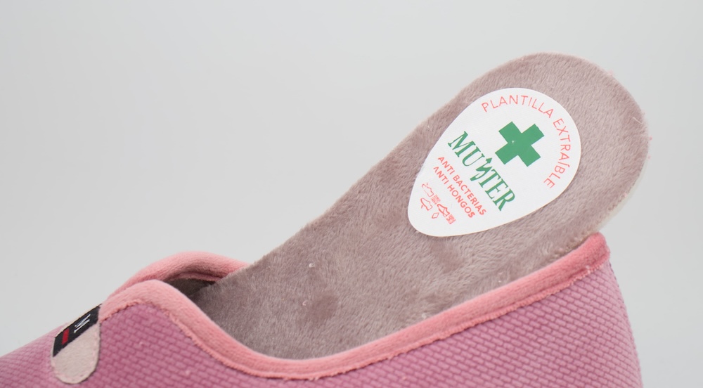 Zapatillas de casa cerradas para mujer de piso anatómico