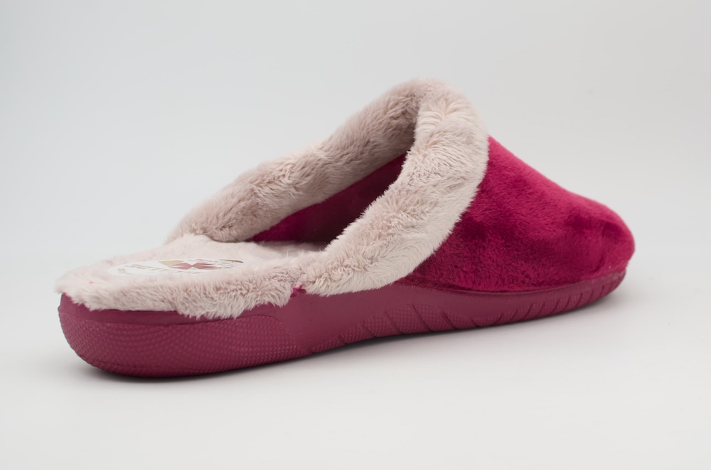 Zapatillas de casa burdeos con planta de pelo