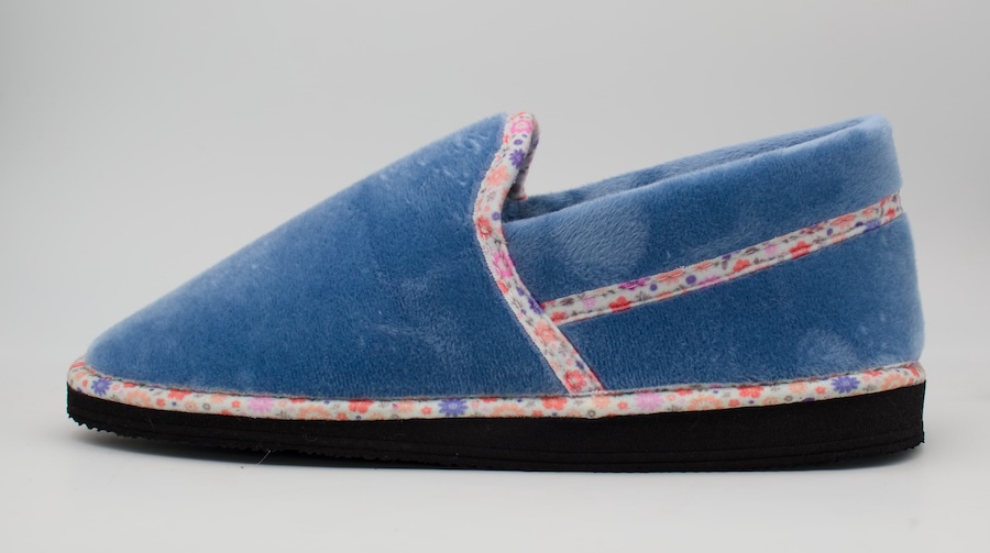 Zapatillas de casa cerradas ultra ligeras color azulón