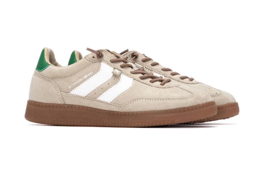 Zapatillas mujer planas color beis piso de caramelo
