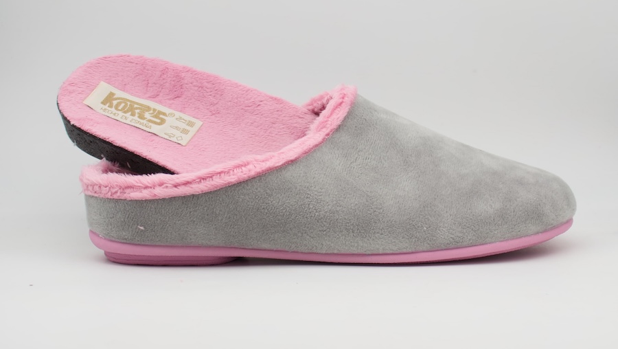 Zapatillas planas de estar en casa color gris-rosa