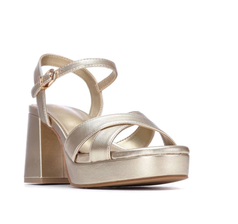 Zapatos de Invitada Perfecta: Sandalias Doradas Cómodas para Aguantar Toda la Boda