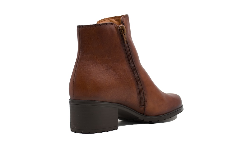 Botines clásicos de cuero curtido liso
