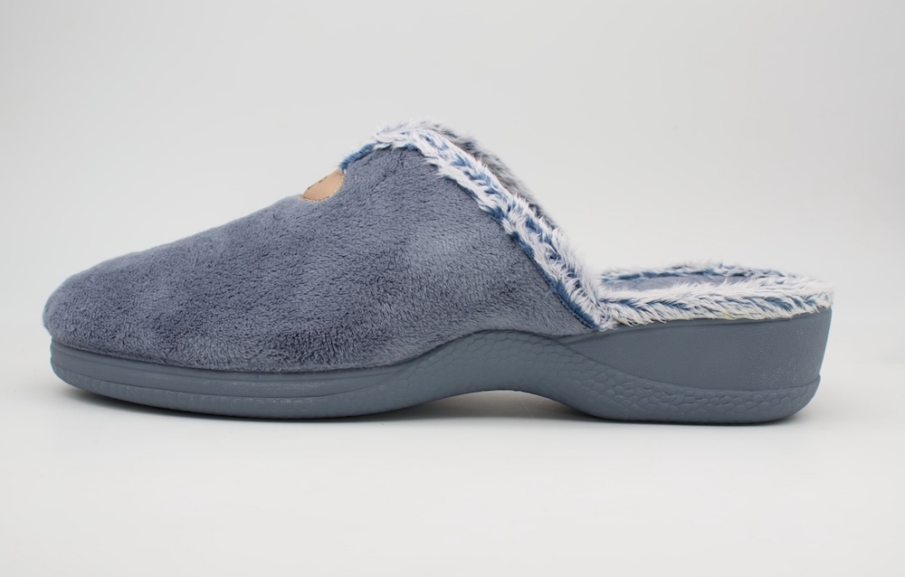 Zapatillas de casa abiertas de atrás con tacón