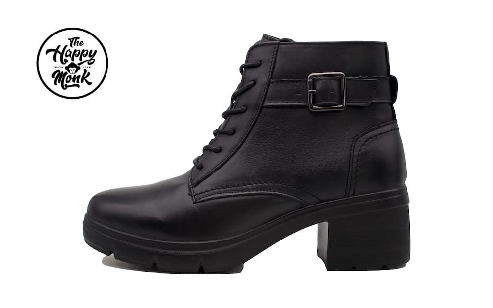 Botines de piel negra de cordones en el empeine y tacón