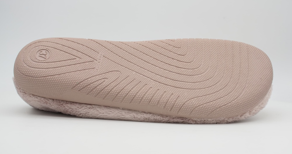 Zapatillas cerradas de invierno para mujer color beis