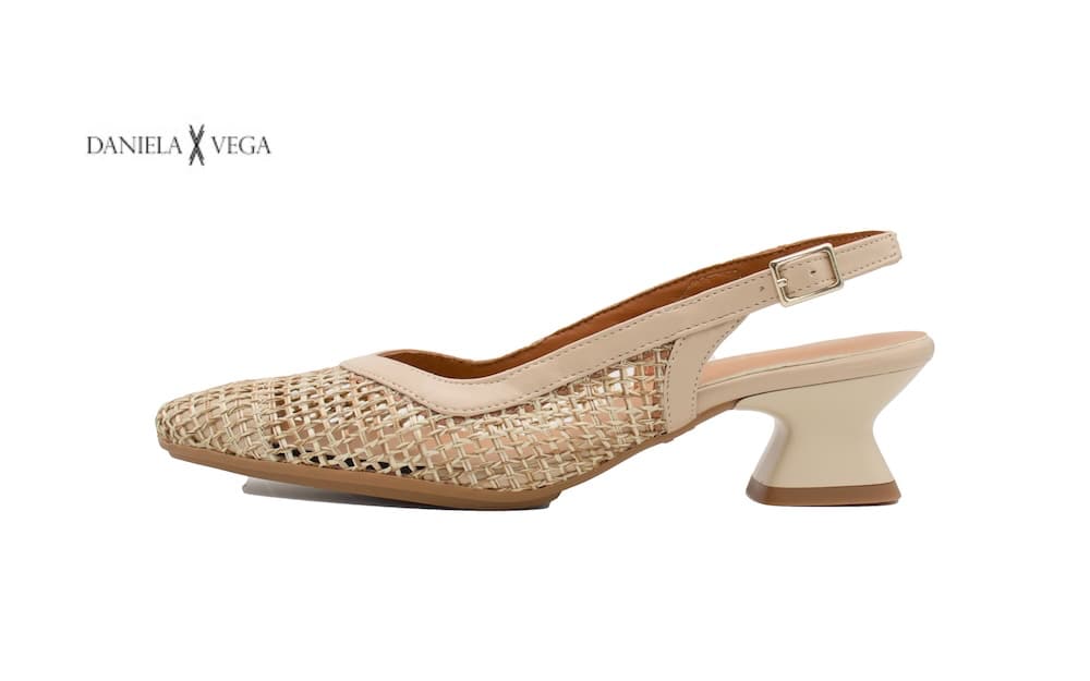 Zapato Slingback Daniela Vega en Rejilla Natural | Tacón Geométrico y Piel | Hecho en España