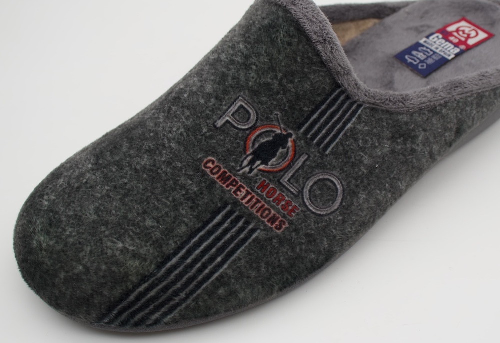 Zapatillas de Casa Gema García para Hombre | Gris Marengo con Bordado Polo y Suela Confort
