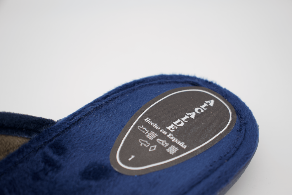 Zapatillas de Casa para Hombre en Azul Marino con Escudo Bordado