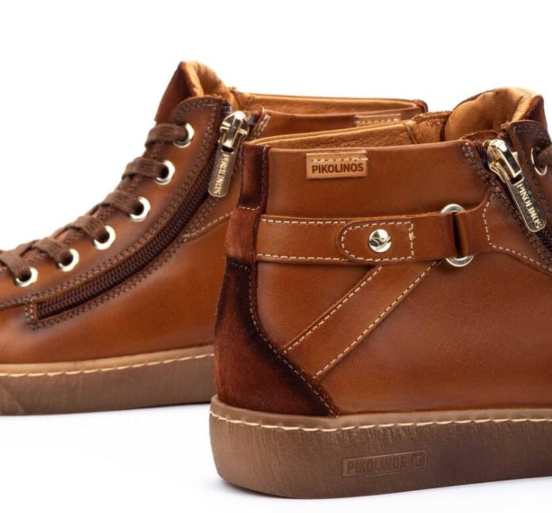 Botines planos Pikolinos modelo Lanzarote 8868 brandy