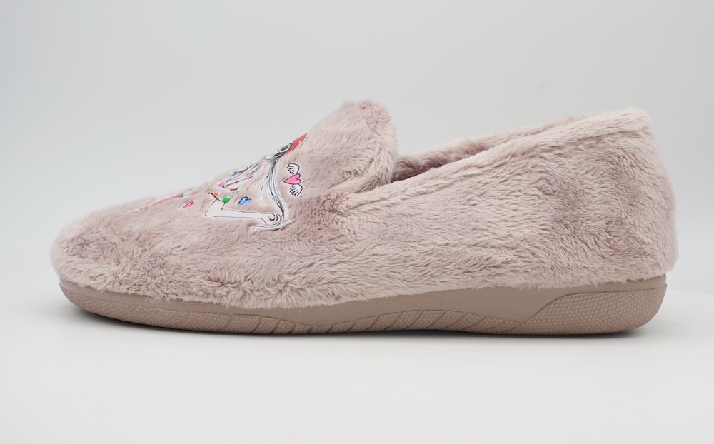 Zapatillas cerradas de invierno para mujer color beis