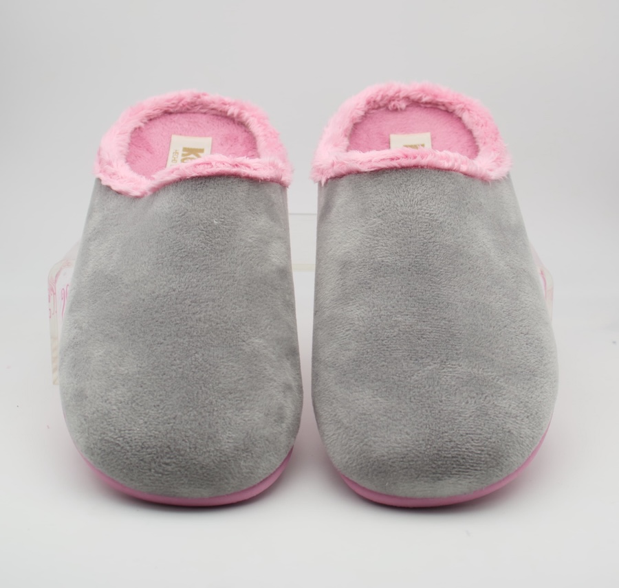 Zapatillas planas de estar en casa color gris-rosa
