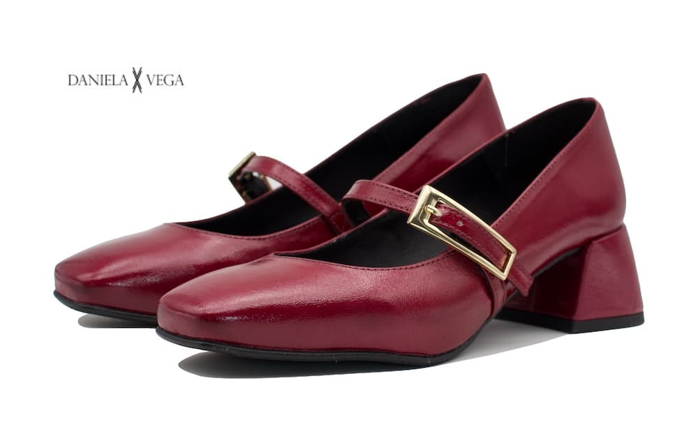 Zapatos de vestir color cereza estilo merceditas