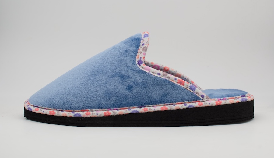 Zapatillas ligeras para casa color azulón