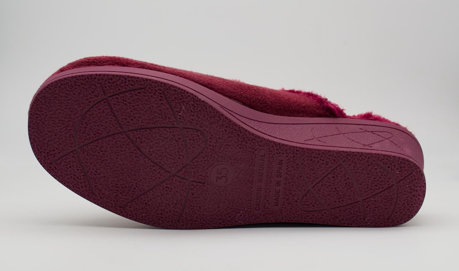 Zapatillas de casa con cuña trasera color burdeos
