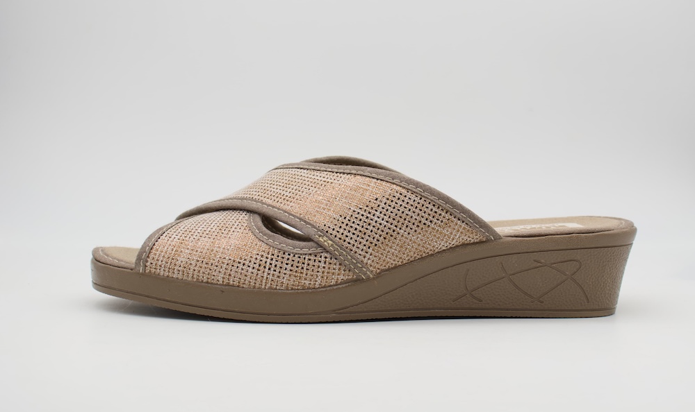 Zapatilla de Casa para Mujer con Cuña taupe metalizado