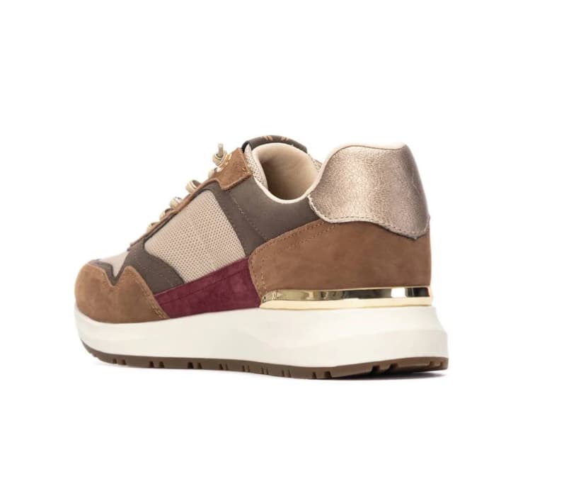 Deportiva corte casual Xti color taupe multicolor