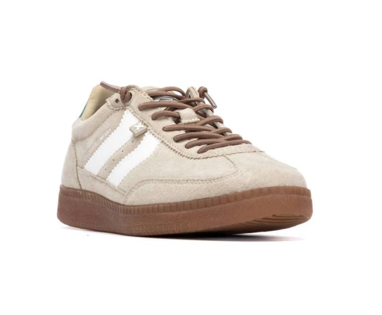 Zapatillas mujer planas color beis piso de caramelo