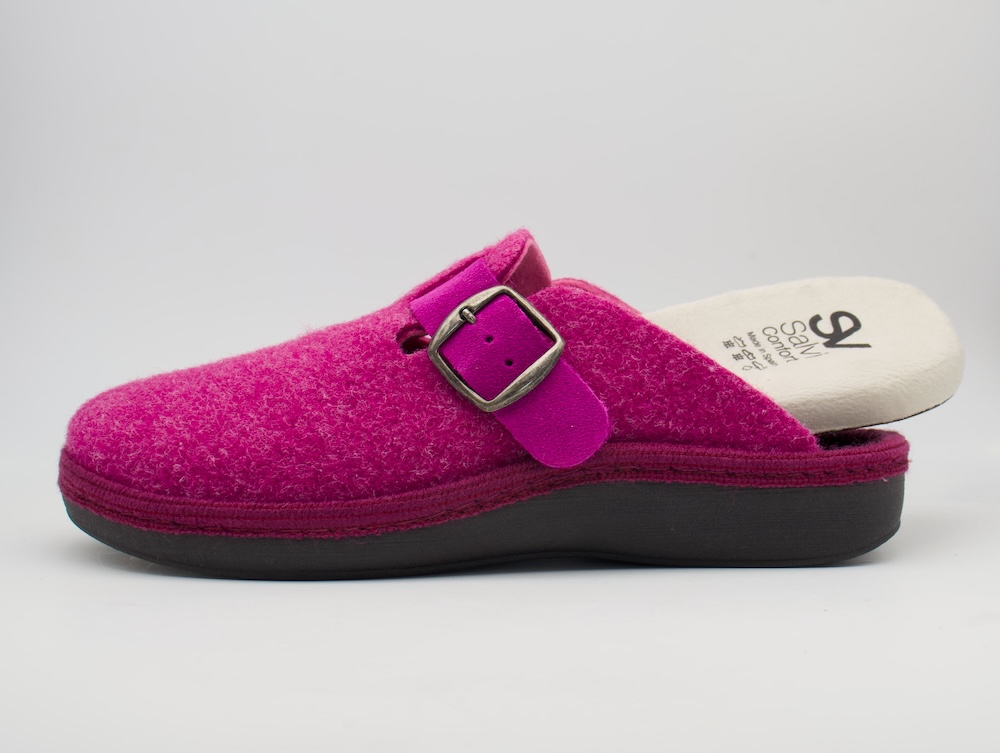 Zapatillas de la marca Salvi de paño color mora