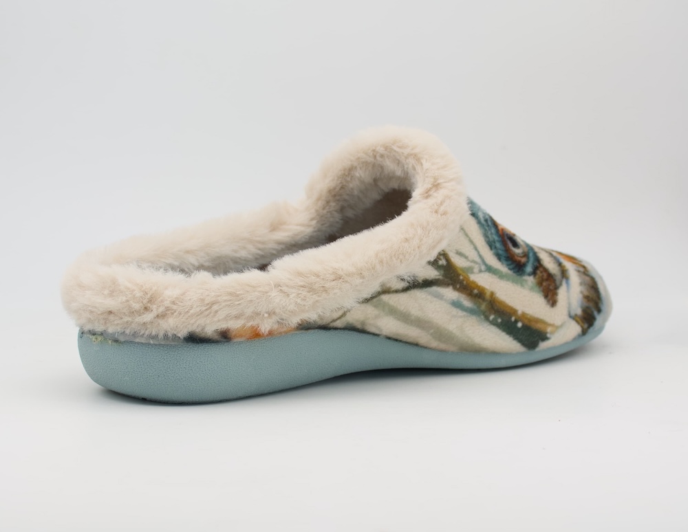 Zapatillas de casa con el dibujo de dos búhos con gorro y bufanda