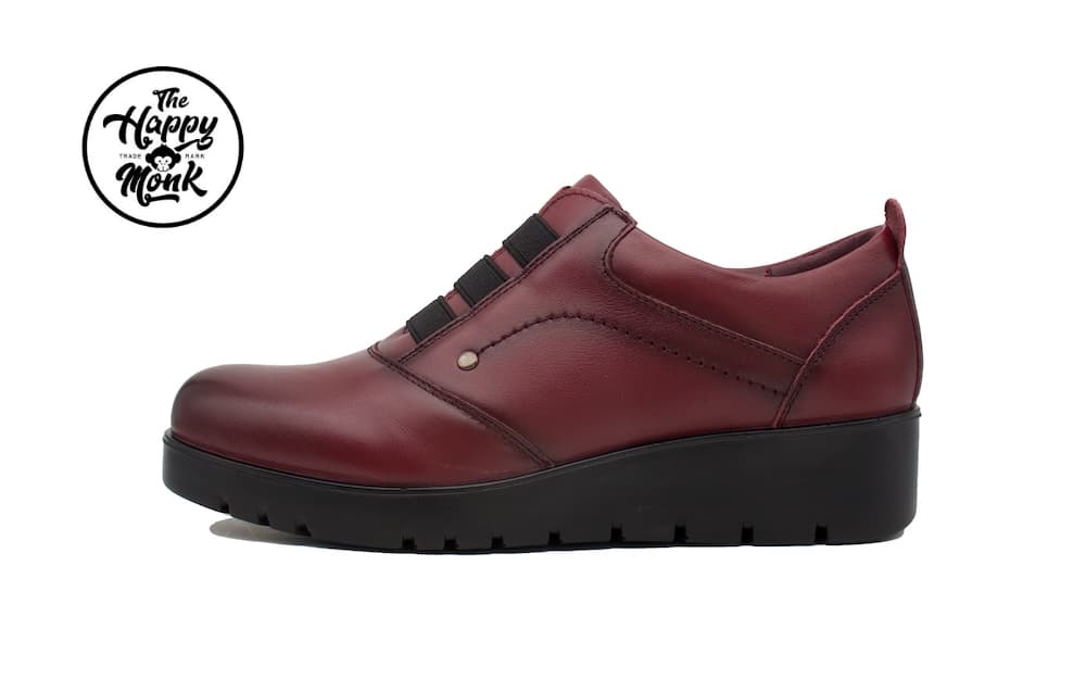 Zapato sport burdeos tres elásticos en el empeine